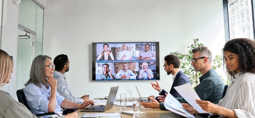 what are hybrid conferences and hybrid meetings